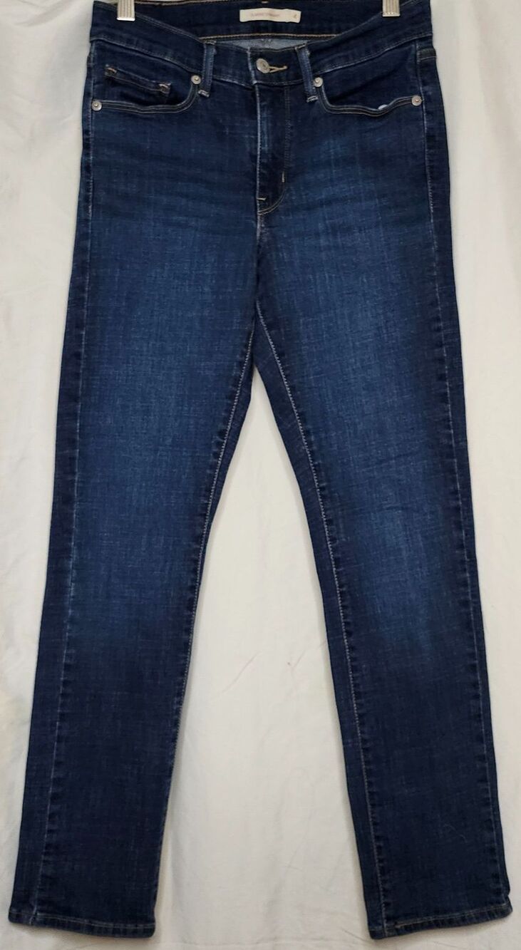 Levi's Women's Classic Straight Jeans Size 4/28 Dark Wash Mid-Rise Stretch